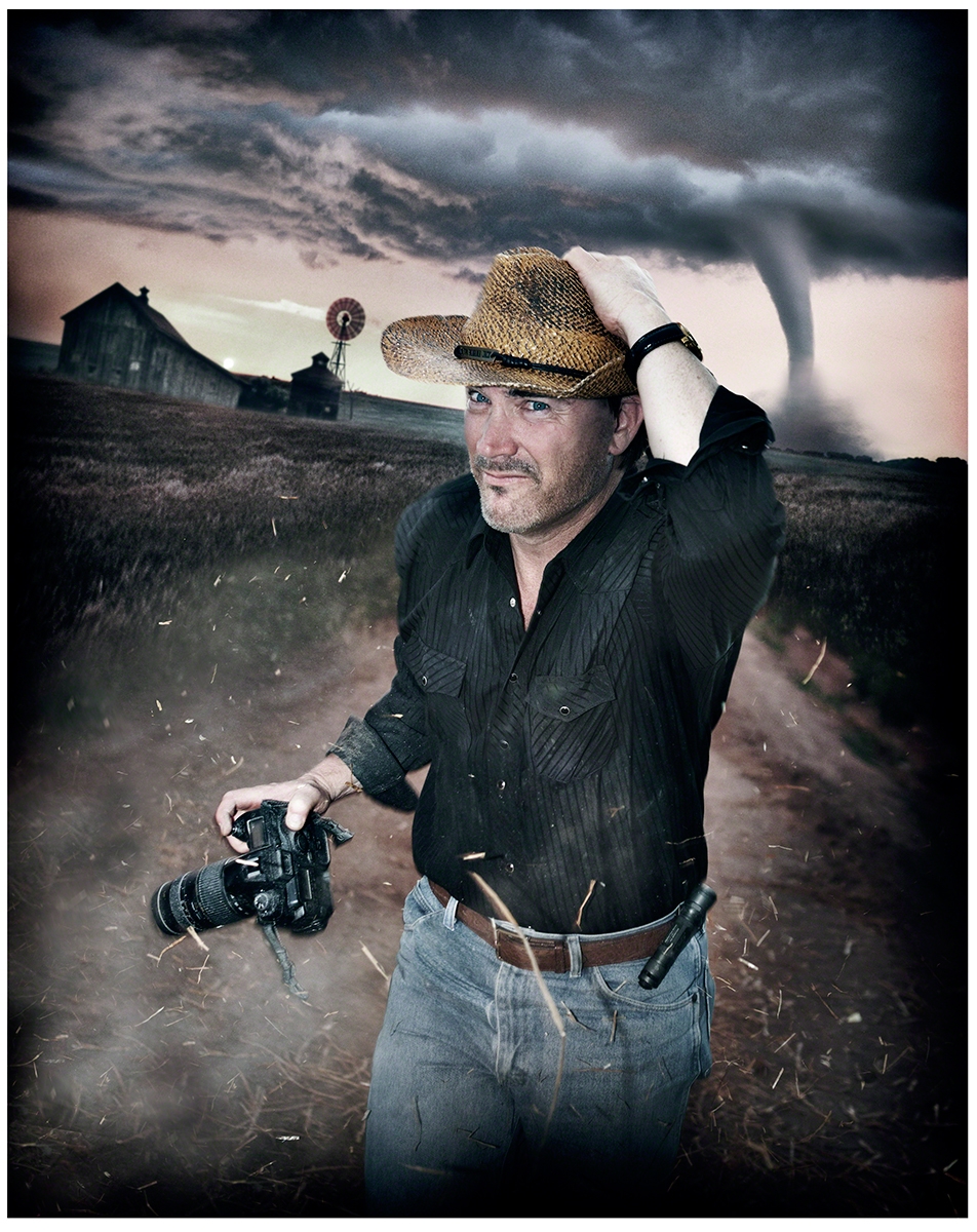 The Cyclone Cowboy. Warren Faidley , extreme weather journalist.